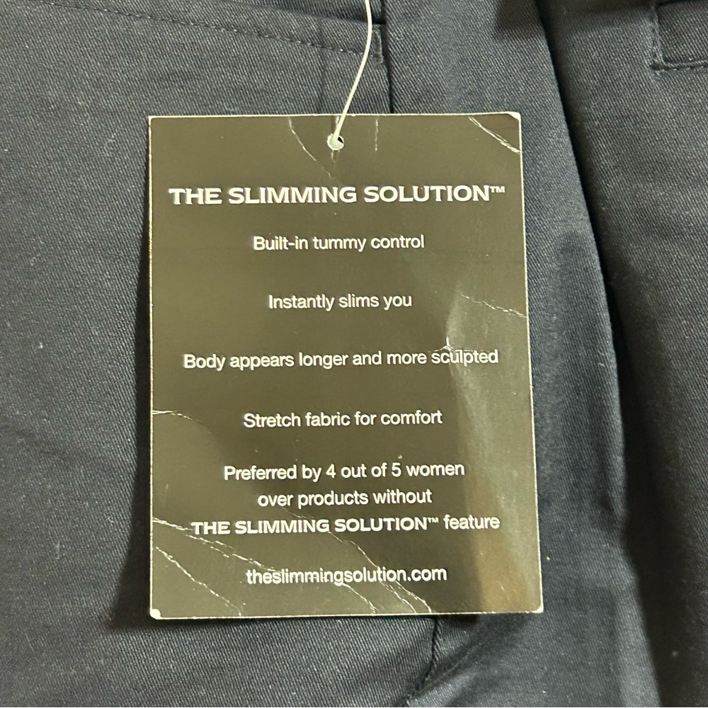 Sag Harbor NWT Women's Slimming Solution Stretch Navy Capris Size 16P - Picture 6 of 8
